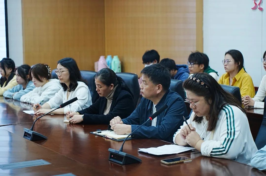 黄冈职业技术学院图书馆举办“学习贯彻二十届三中全会精神”专题读书分享会