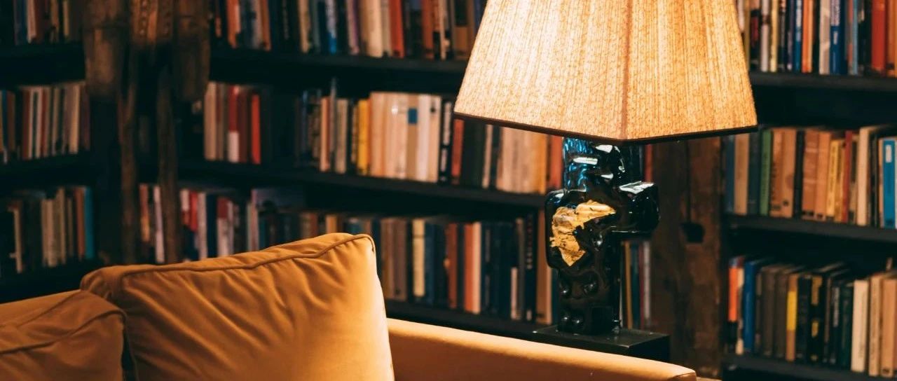 肮脏、乱伦、恋童……三观炸裂却最终成为传世经典的5本小说！