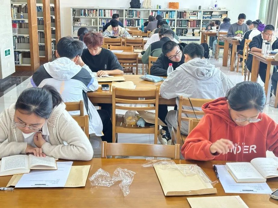 2024南京邮电大学“阅读马拉松”开赛