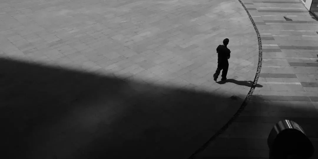 山东一中学年仅45岁高级教师突发疾病离世：有福不让教师享，没苦硬让教师吃！