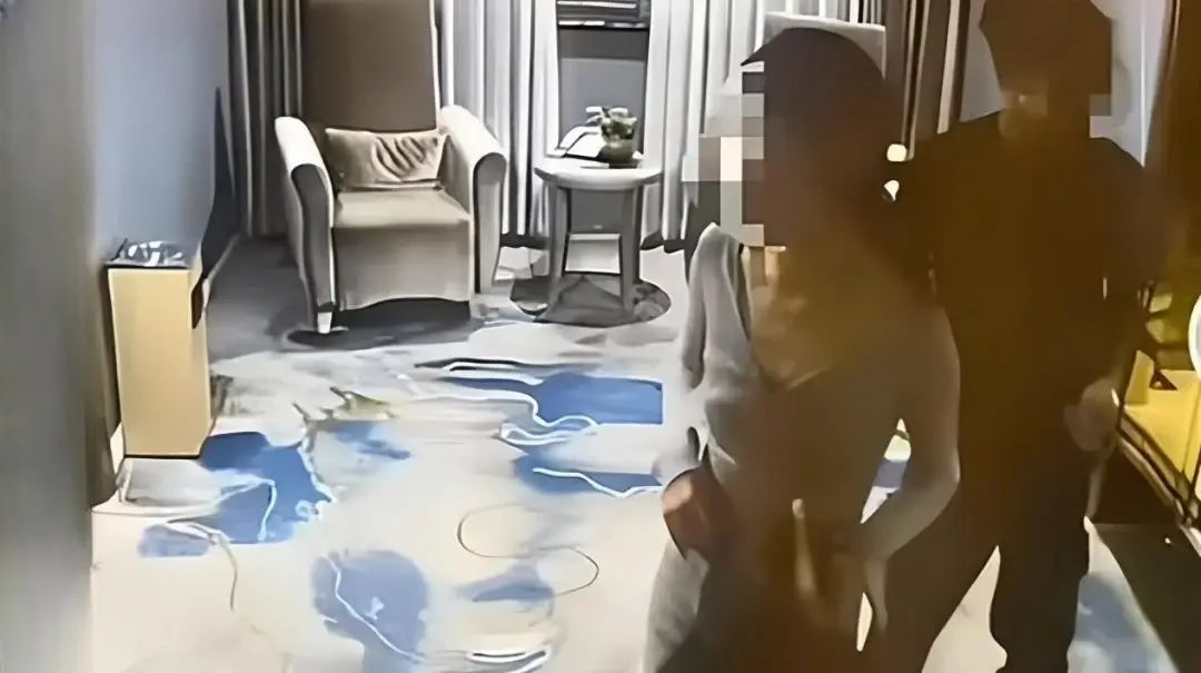 金华女老师出轨校草,丈夫一气之下公开偷情视频,反倒成了被告…