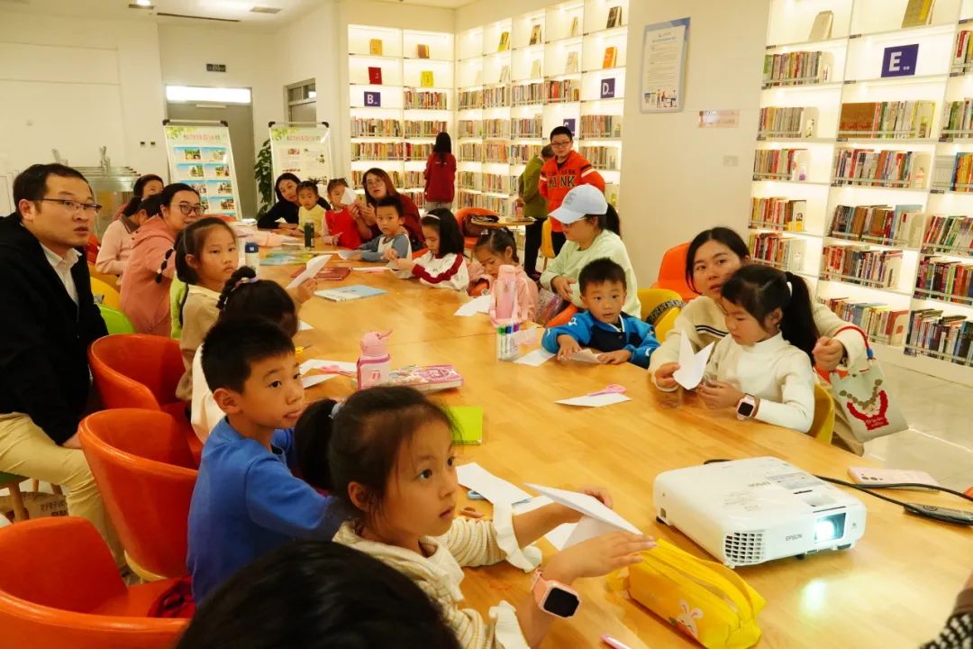 咸安区图书馆活动回顾：周末活动精彩回顾