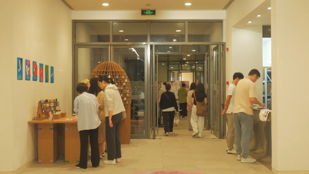 在做書当志愿者，缓解了我的存在主义危机