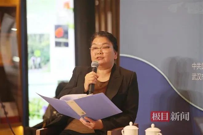 武汉图书馆保存了76年的《马克思传》，引爆“名家论坛”话题