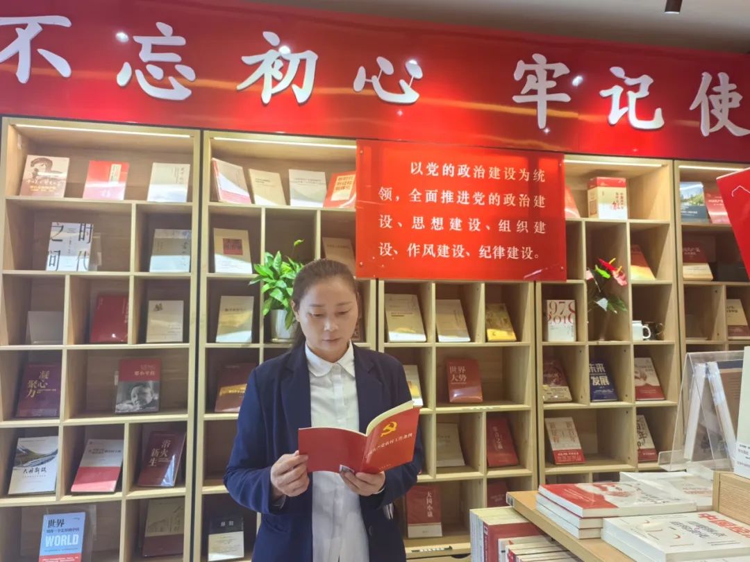 宜城最美读书人程先锐：深耕基层教育，默默奉献青春力量