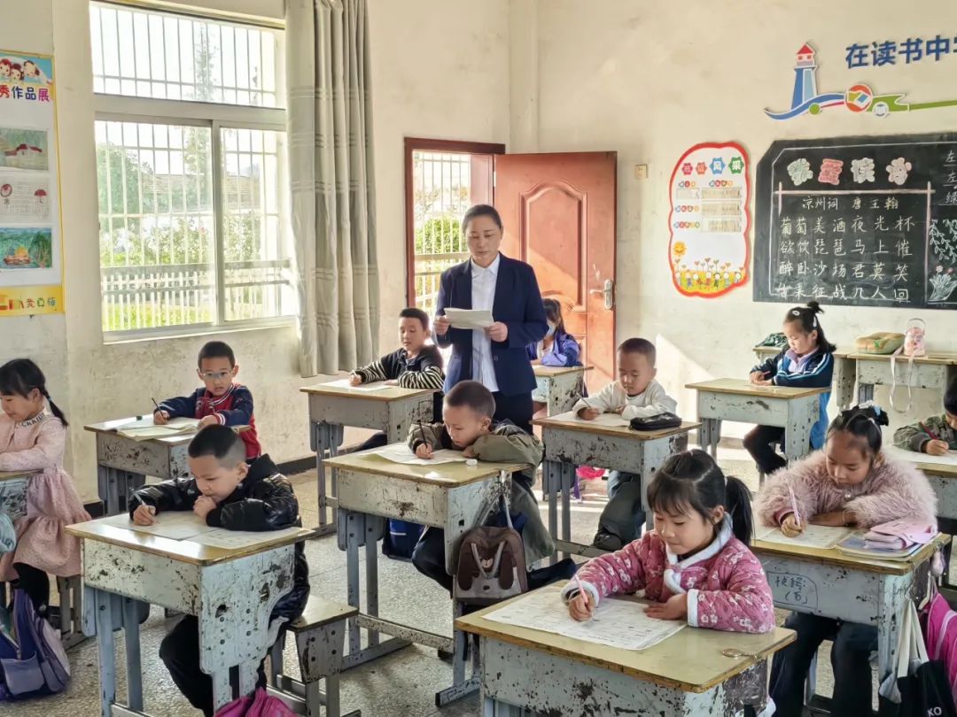 宜城最美读书人程先锐：深耕基层教育，默默奉献青春力量