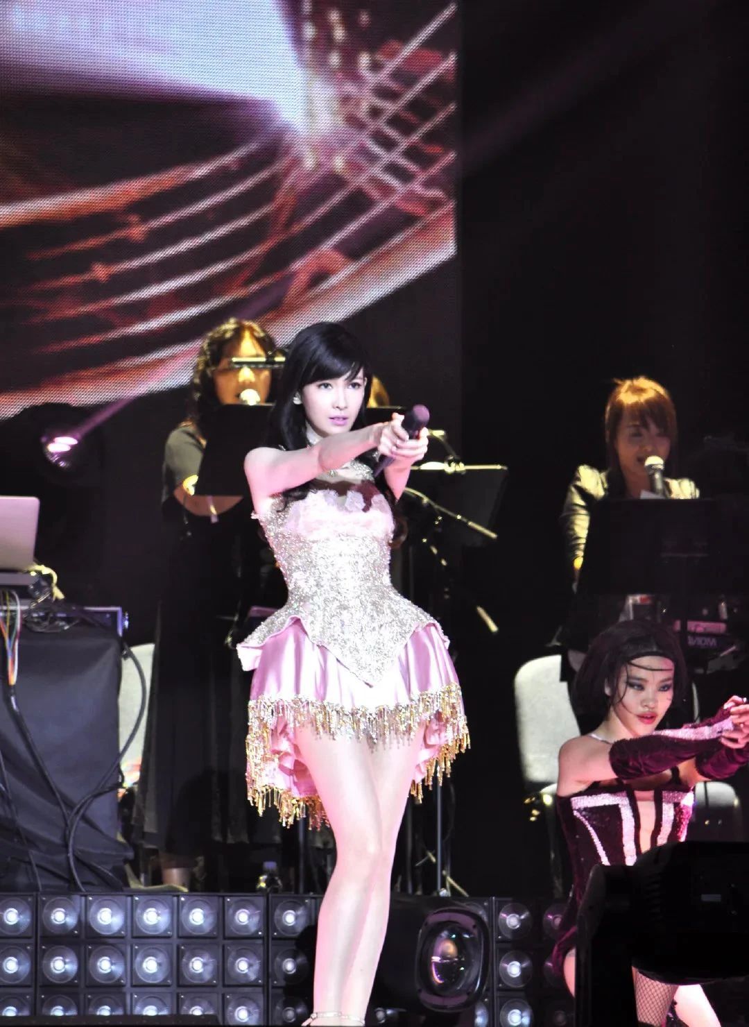 香港第一玉女，57岁风采依旧