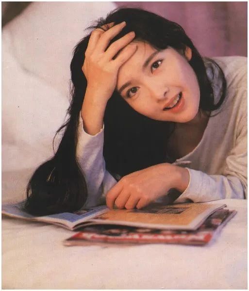 香港第一玉女，57岁风采依旧