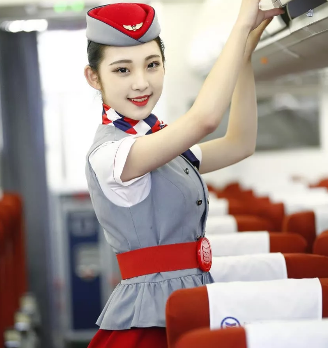 空姐体检照曝光，看傻了无数网友！