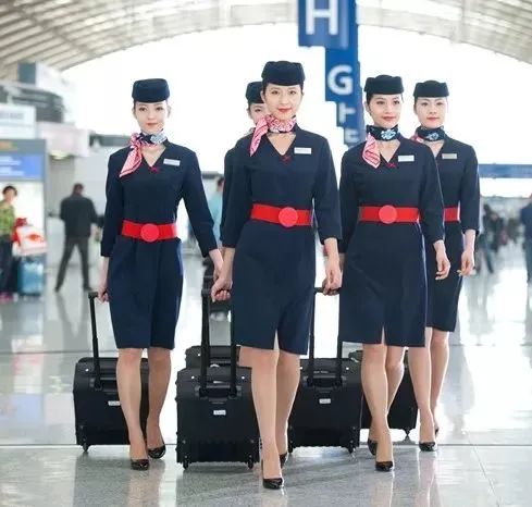 空姐体检照曝光，看傻了无数网友！