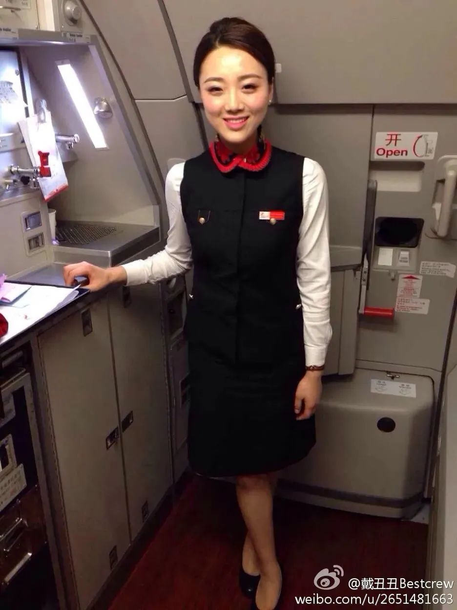 空姐体检照曝光，看傻了无数网友！