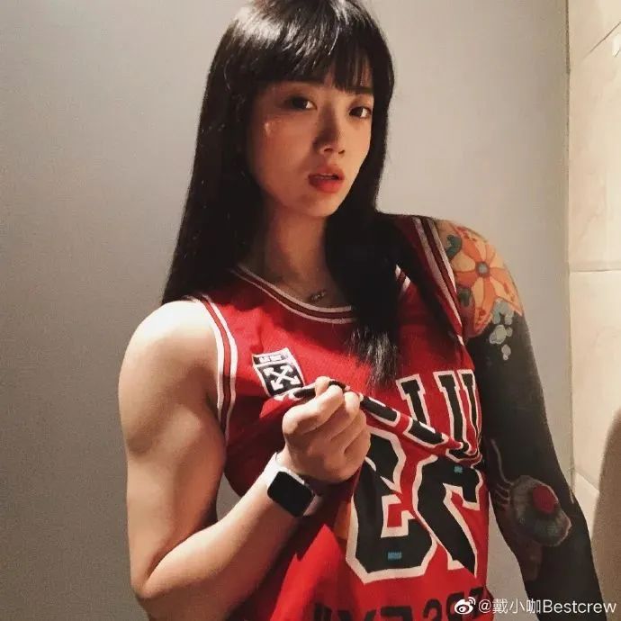 空姐体检照曝光，看傻了无数网友！