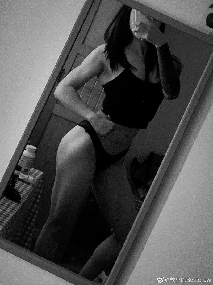 空姐体检照曝光，看傻了无数网友！