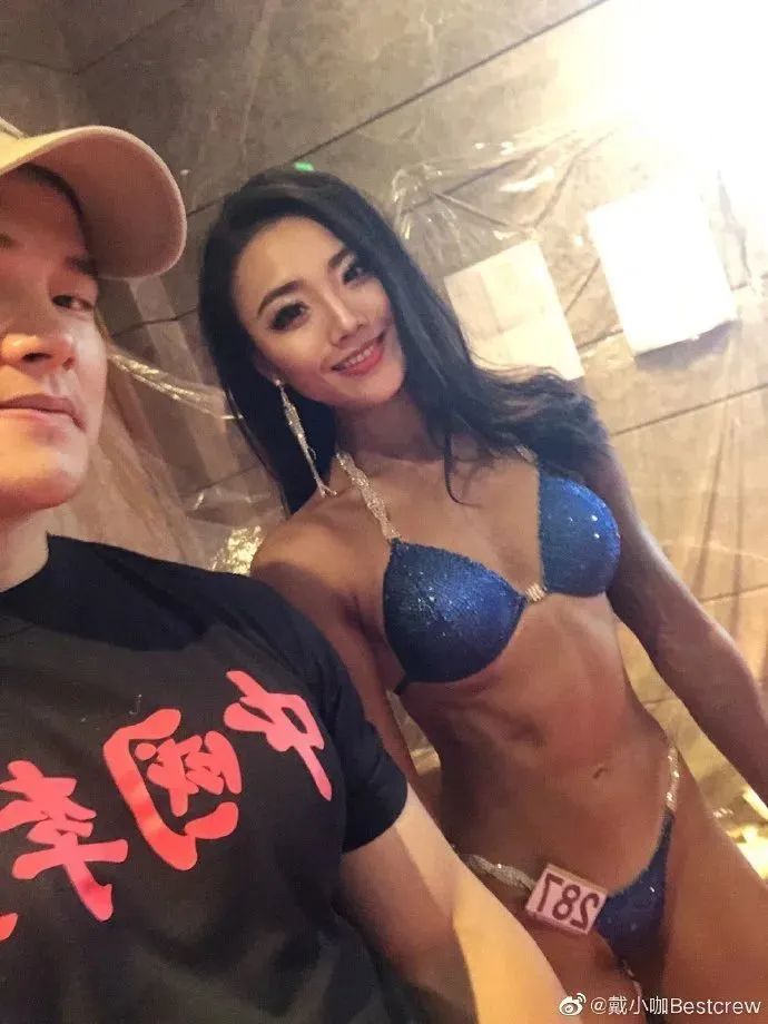 空姐体检照曝光，看傻了无数网友！