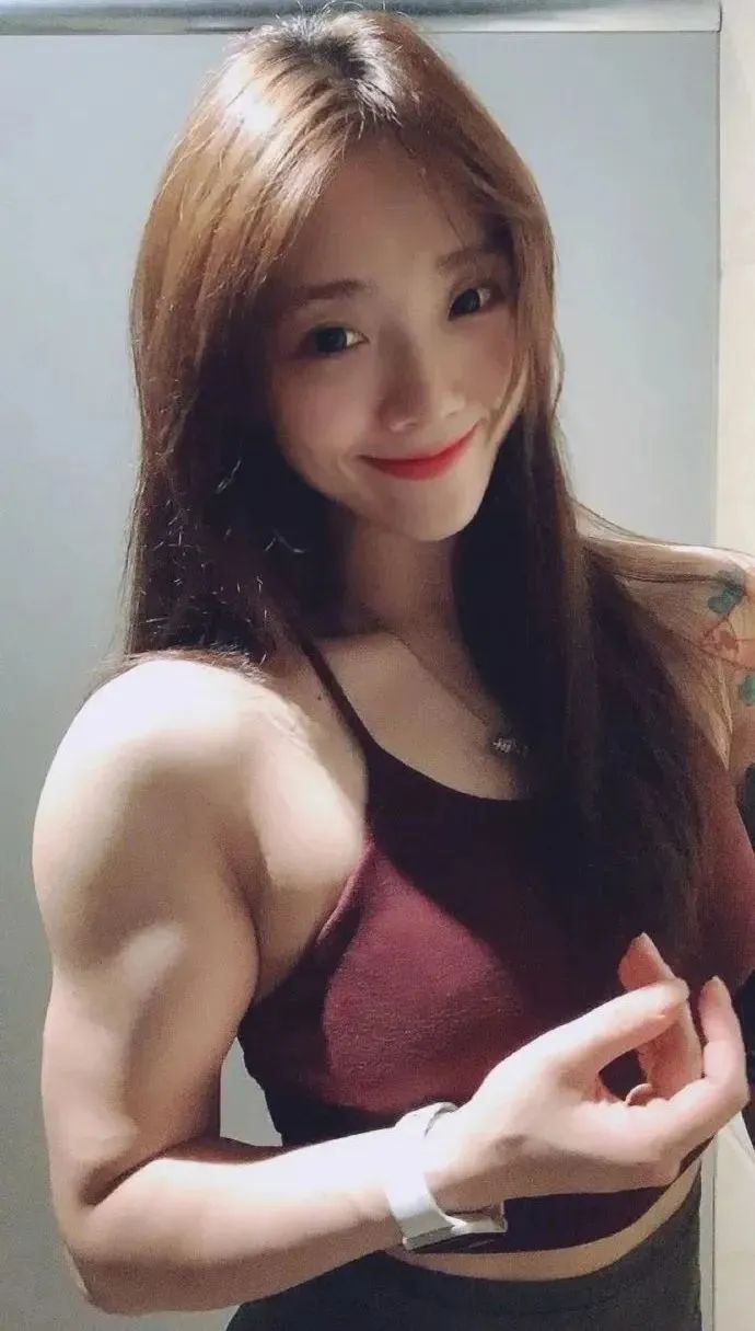 空姐体检照曝光，看傻了无数网友！