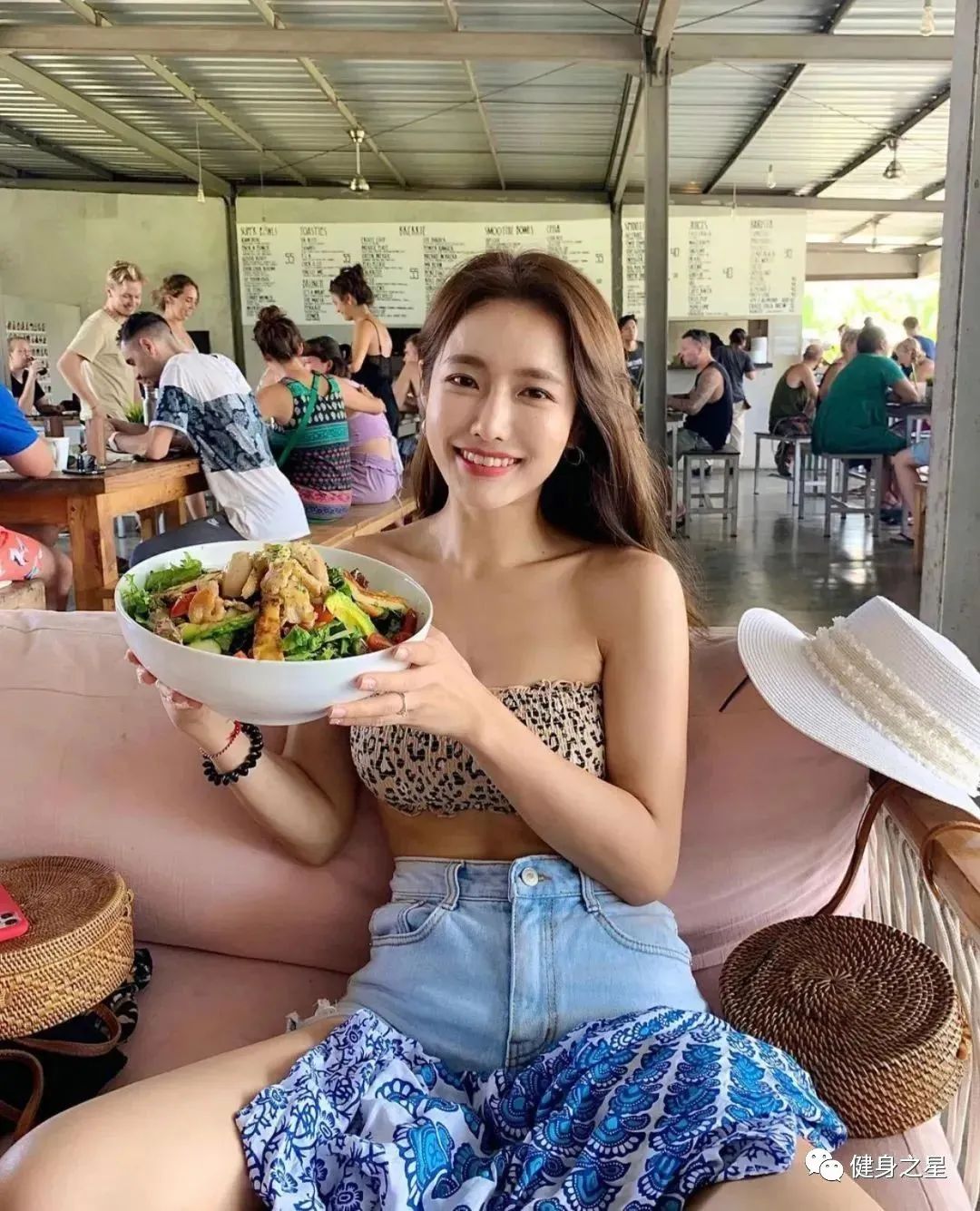 瑜伽教练写真照曝光,性感曲线撩人,这身材什么水平?