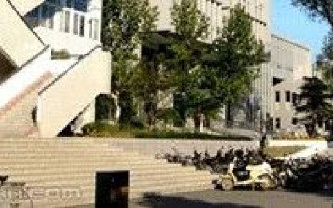 图情研论：基于生态理论的图书馆员学术竞争力分析