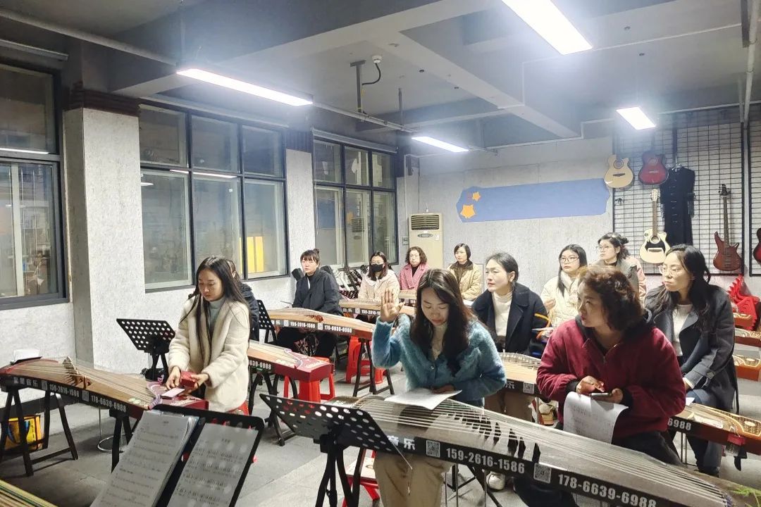 春日逐梦正当时：房县图书馆青年夜校招生啦！