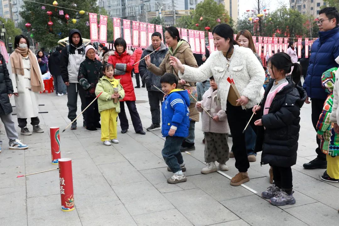 咸安区2025年龙潭里“三元庙会”：非遗贺新春 欢乐闹元宵