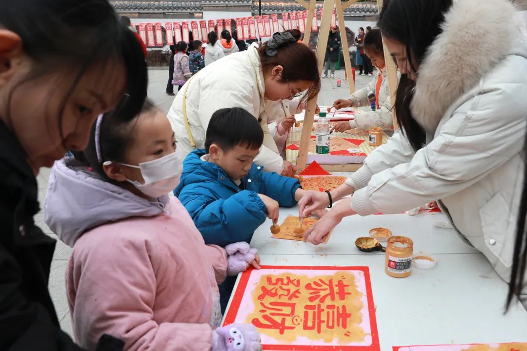 咸安区2025年龙潭里“三元庙会”：非遗贺新春 欢乐闹元宵