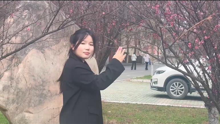 黄冈职业技术学院图书馆悦读时光:做自己,你就是女王