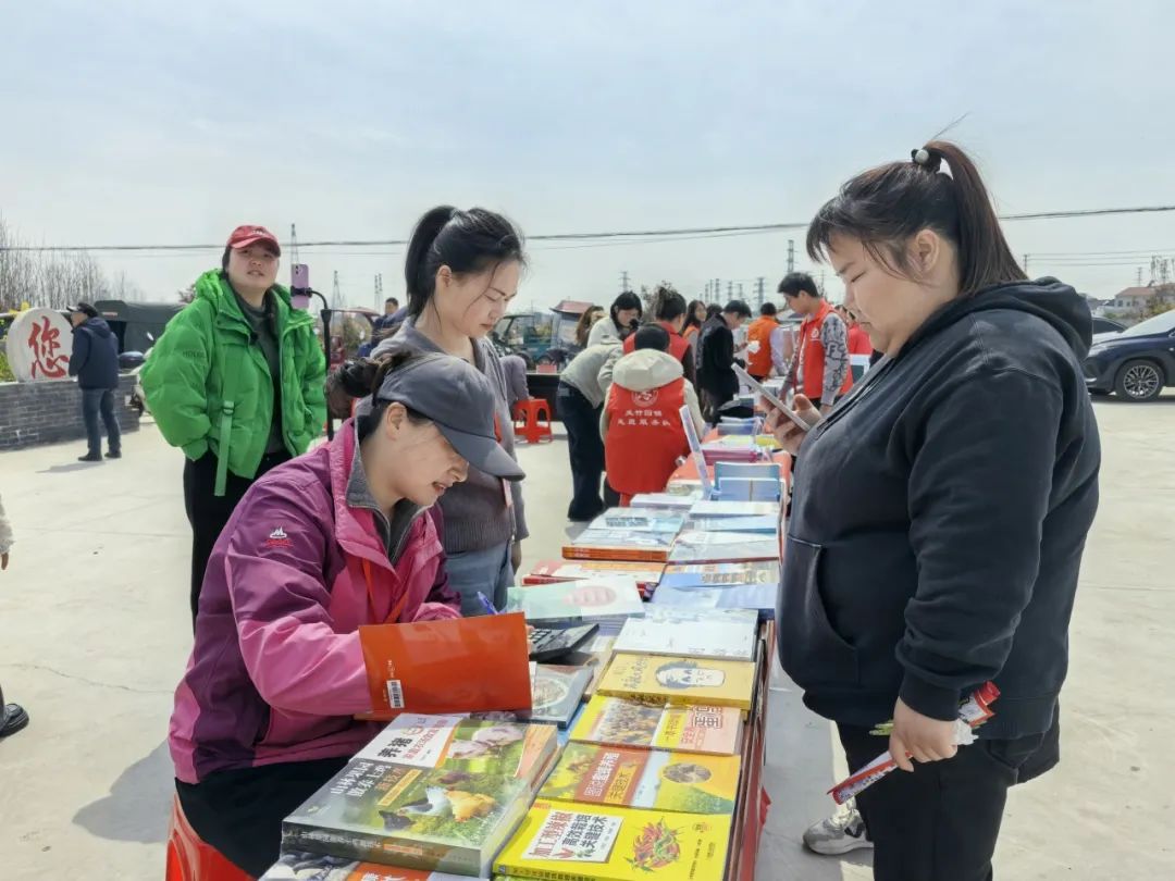 乘春日之风，品新华倍阅文化市集的深厚书香