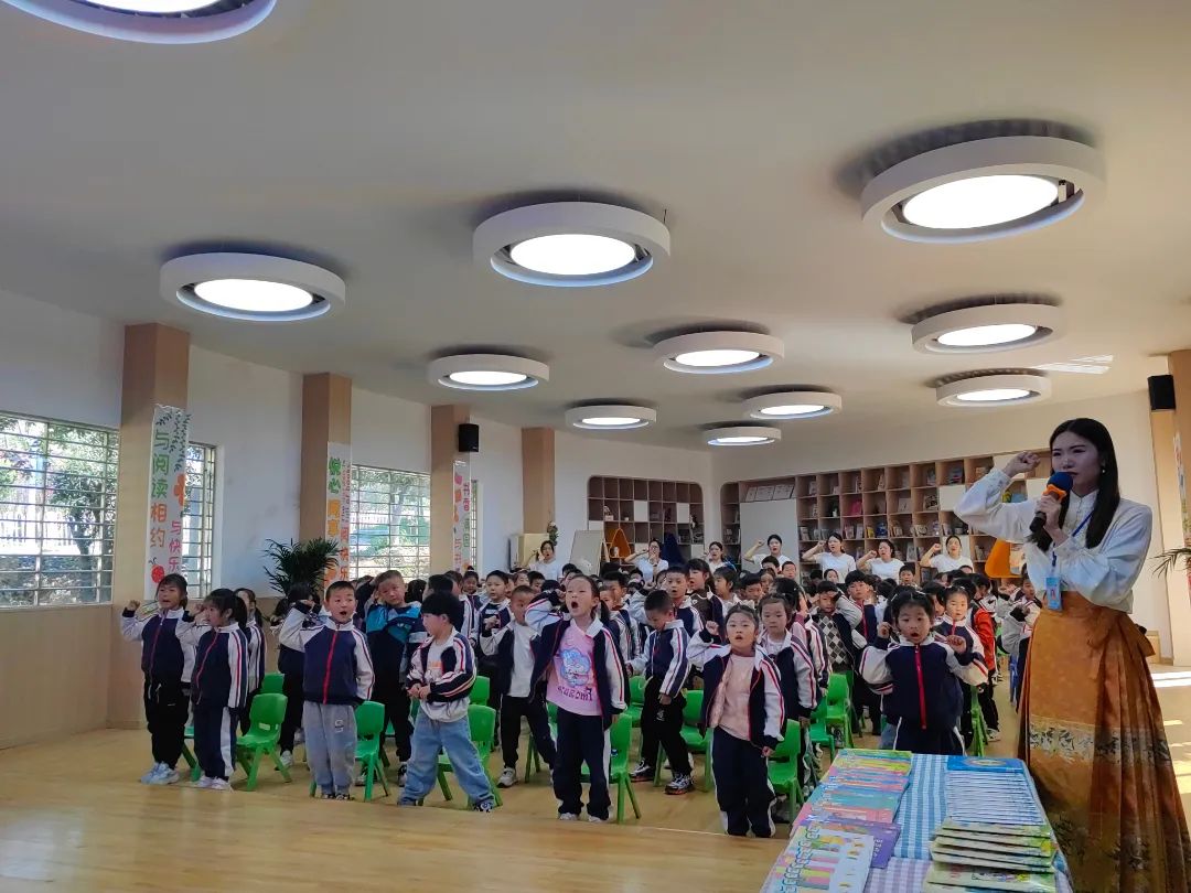 “春风翻书页 童心探世界”南漳县图书馆2025年春少儿阅读季精彩启航