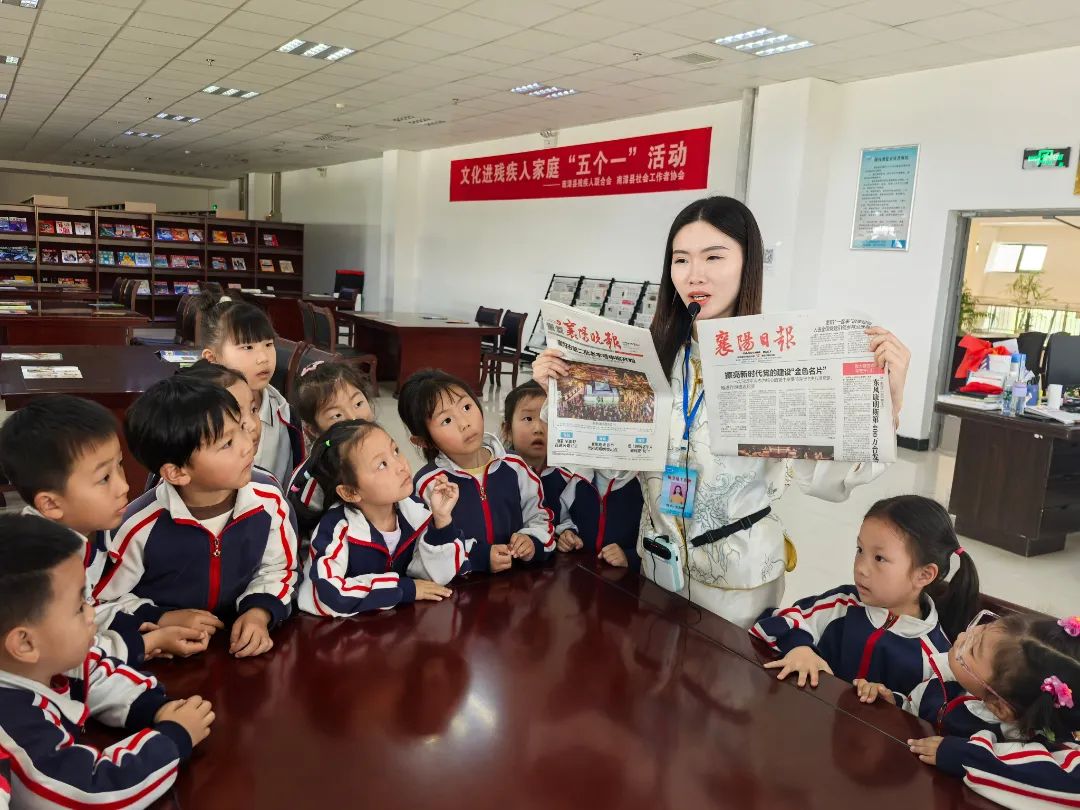“春风翻书页 童心探世界”南漳县图书馆2025年春少儿阅读季精彩启航