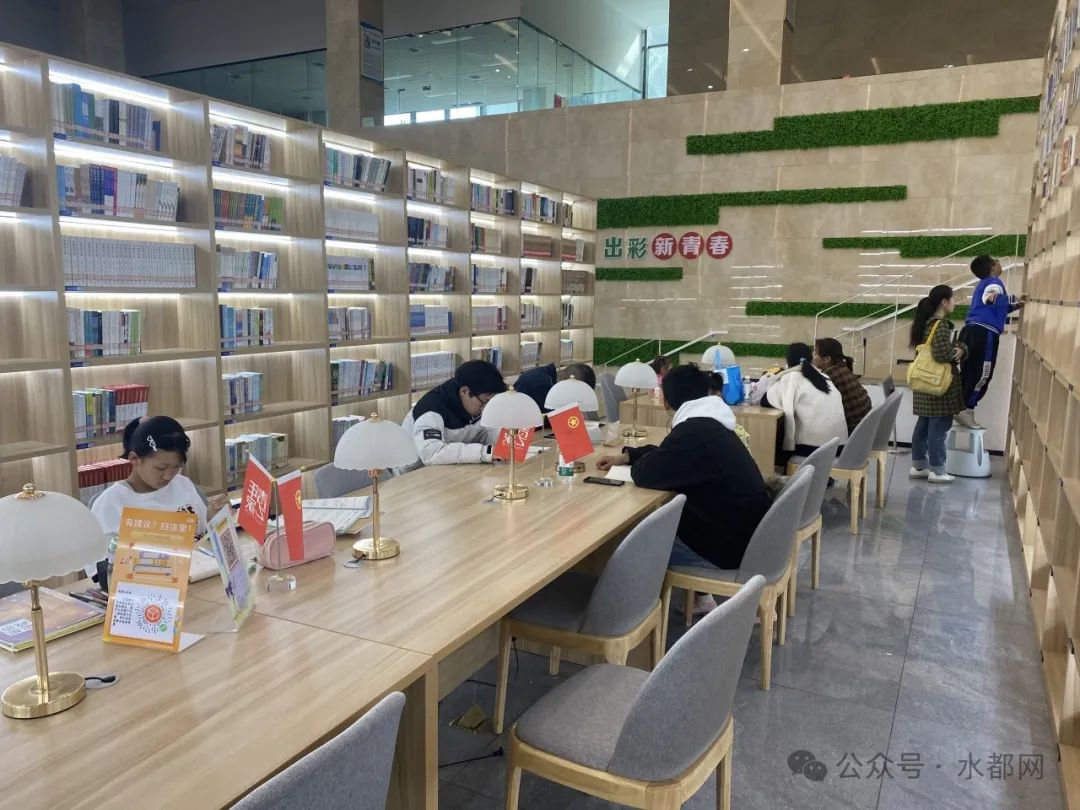 清明小长假 丹江口市图书馆书香氤氲润心灵