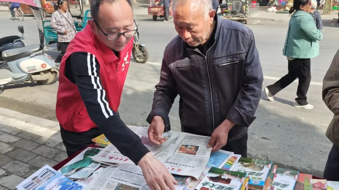 老河口市图书馆“春风送书香 知识进乡村”送书下乡活动持续开展中
