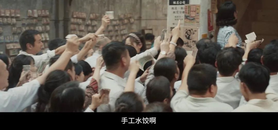 斗地痞、摆地摊，山东单亲妈妈带女儿流落香港，500元起家，建立起庞大商业帝国，产品卖到美国……