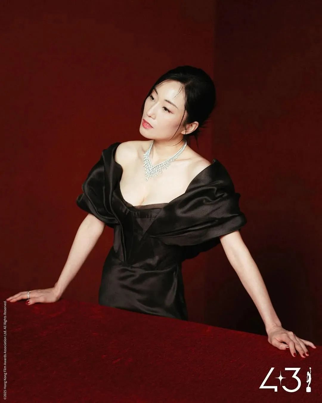 当初演“女鬼”被全香港投诉，现在她却成了最大的惊喜