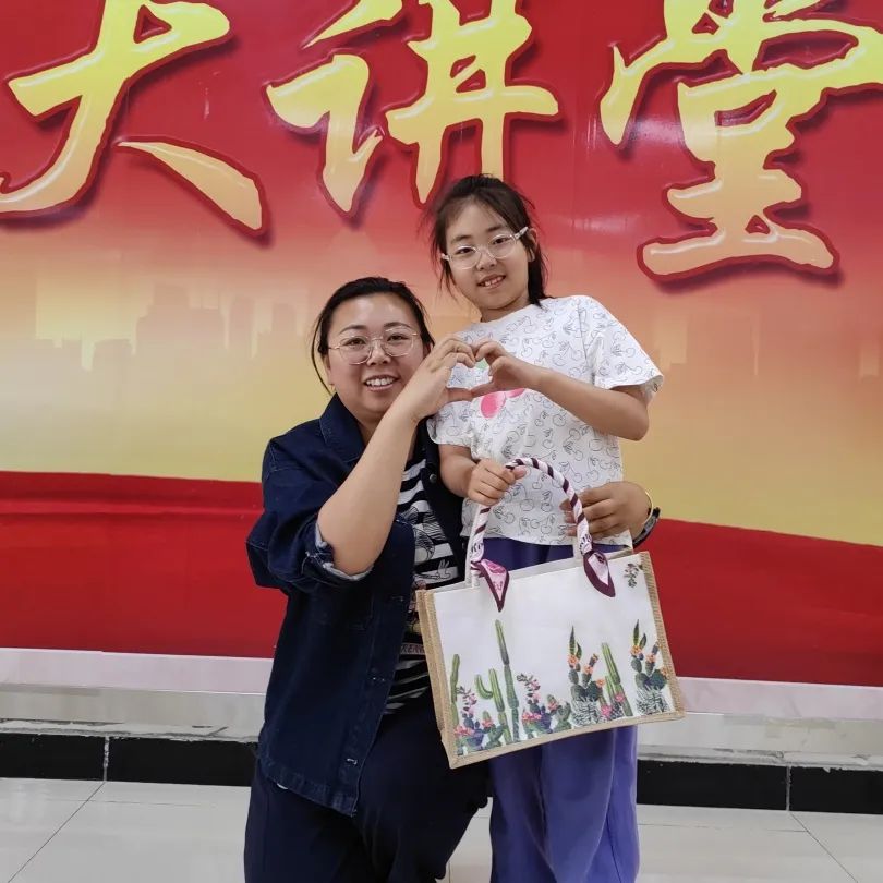 以“包”传情，感恩母爱｜南漳县图书馆蝶骨巴特包亲子DIY活动温情落幕！