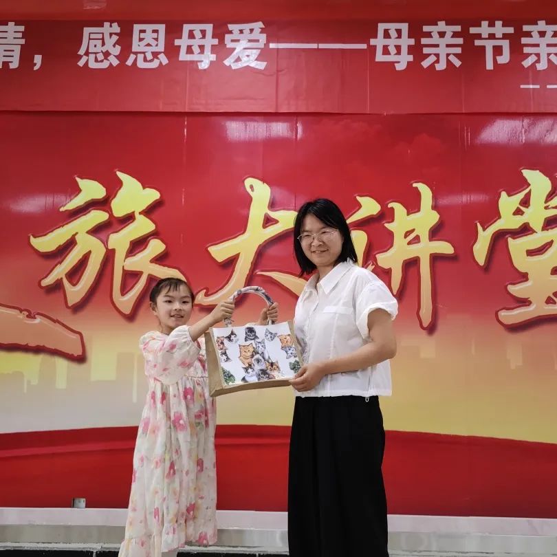 以“包”传情，感恩母爱｜南漳县图书馆蝶骨巴特包亲子DIY活动温情落幕！