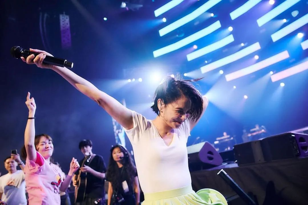 娱乐圈最“吓人”影后李心洁近照曝光，网友酸哭：童年阴影变童年女神！