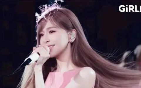 42岁王心凌，紧急送医，但还能唱