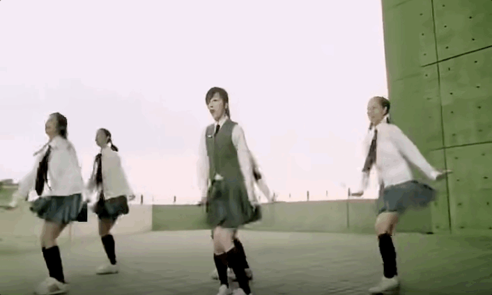 42岁王心凌，紧急送医，但还能唱