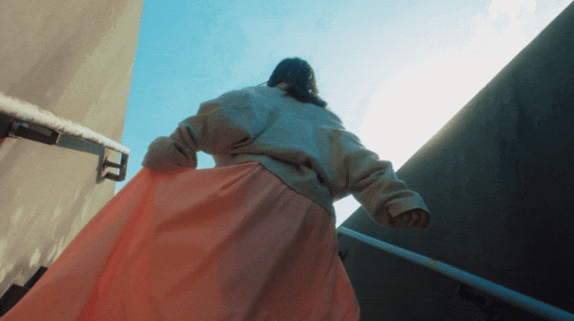 42岁王心凌，紧急送医，但还能唱