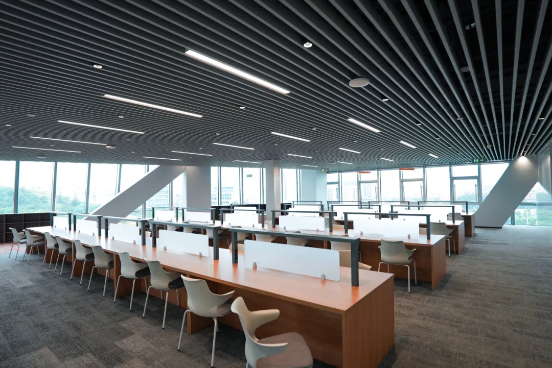 迎接新学期，香港城市大学（东莞）图书馆试运营中