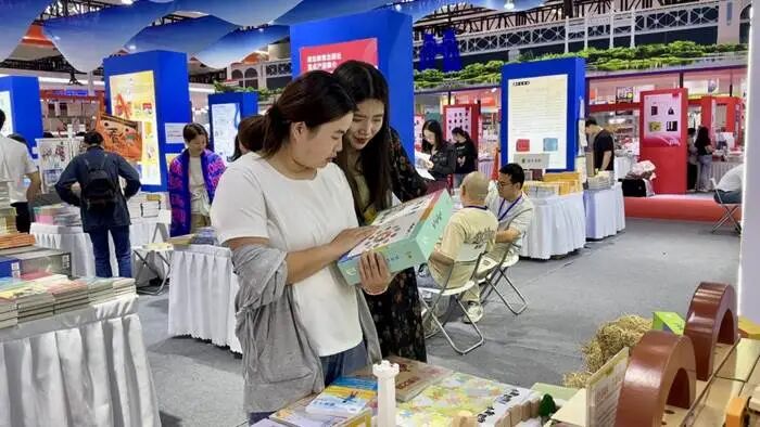 圆满收官，书香满溢，智趣飞扬：爱立方在“书香长江”阅读周・武汉书展精彩亮相