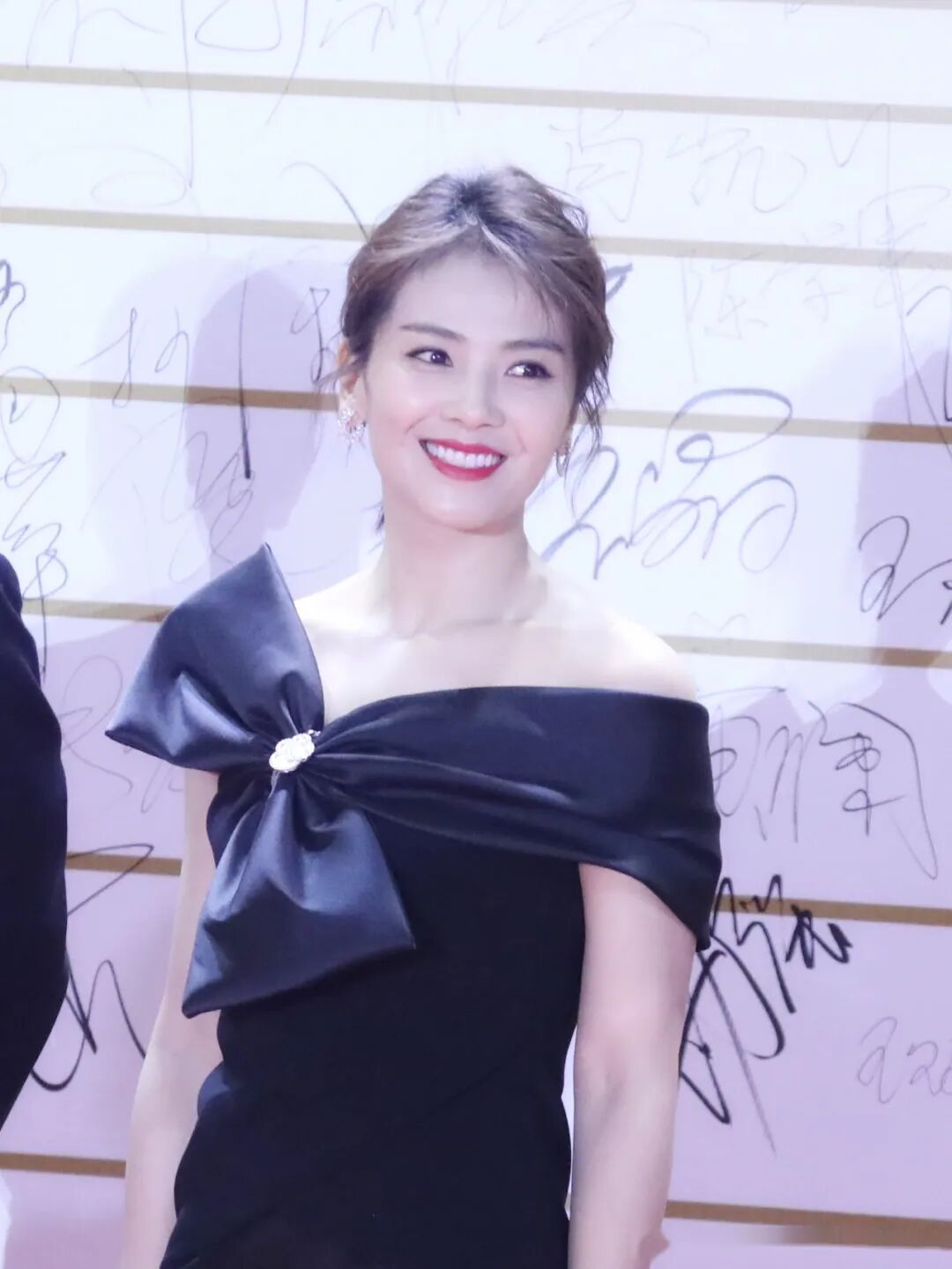 王珂也没想到,为自己还清亿万债务的刘涛,走上了另外一条上坡路