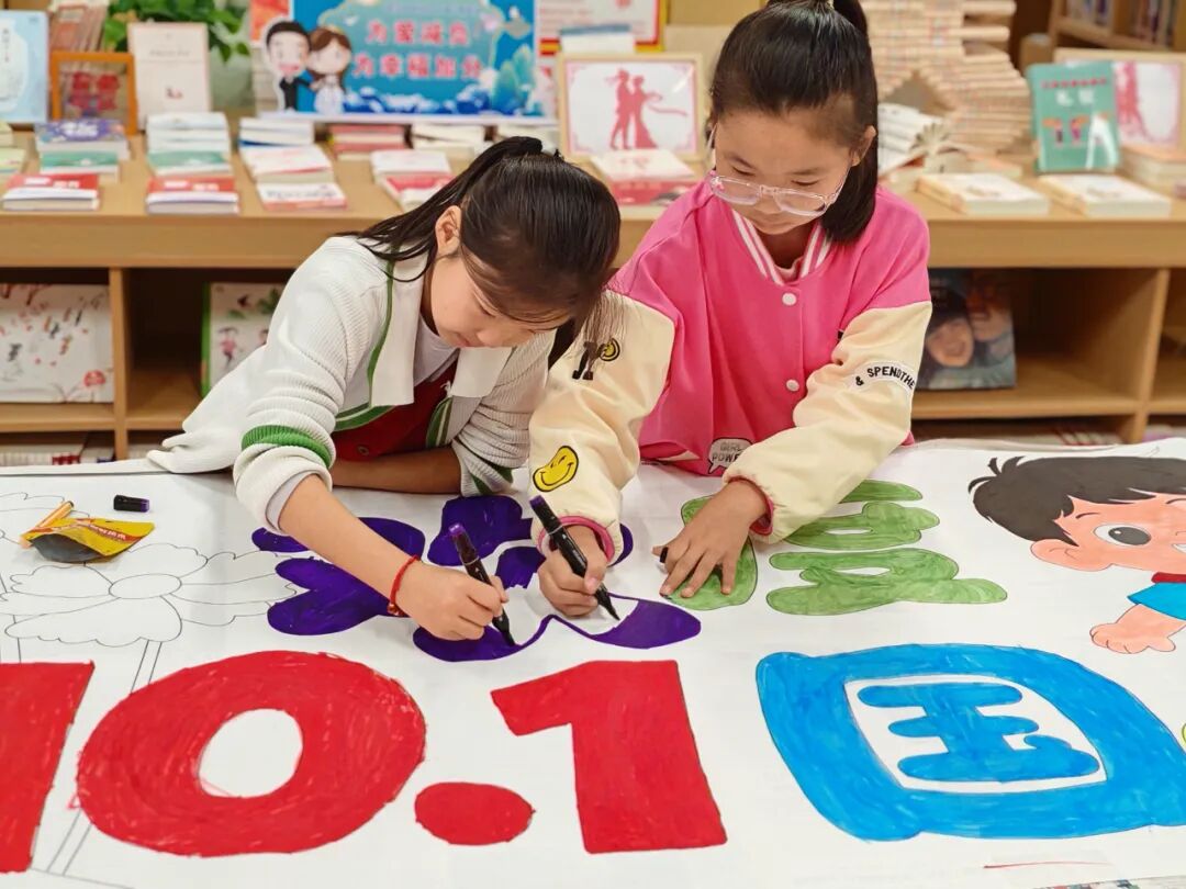 “书香伴双节  阅享家国情”：郧西县图书馆“国庆中秋”主题系列阅读活动异彩纷呈