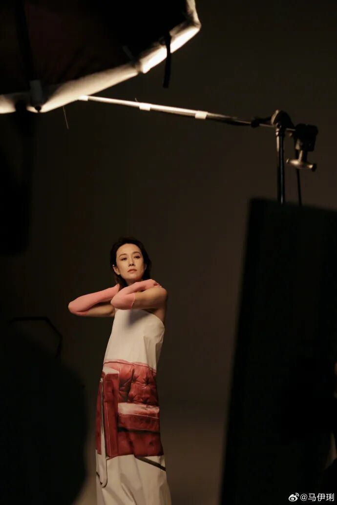 49岁马伊琍突然翻红,我就知道错看她了