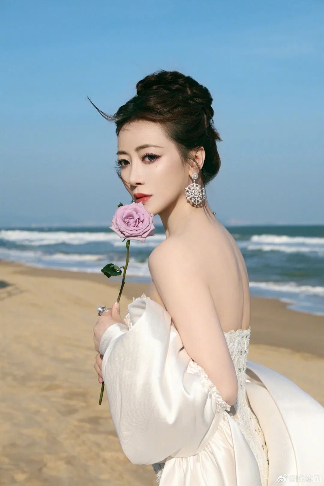 50岁陈紫函单方面“被离婚”,你们吹捧的姐弟恋也就那样