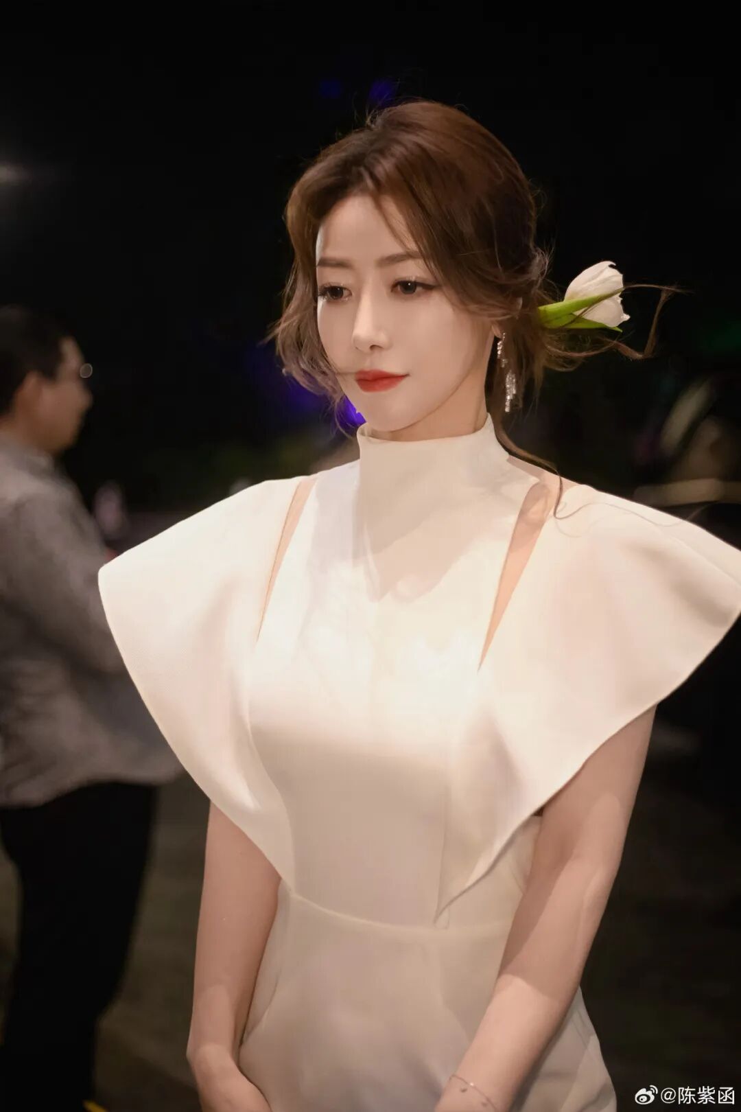 50岁陈紫函单方面“被离婚”,你们吹捧的姐弟恋也就那样