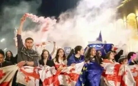 小国生存不易！它遭遇了第五次“颜色革命”