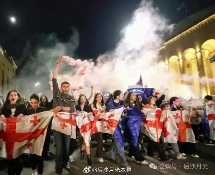 小国生存不易！它遭遇了第五次“颜色革命”