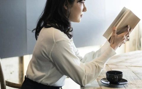 豆瓣9.1分，感到格格不入时就读一读这本书《异乡人》