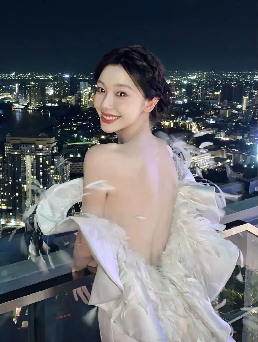 胡彦斌易梦玲海边吻照曝光，网友：一个刚出道的时候，一个刚出生