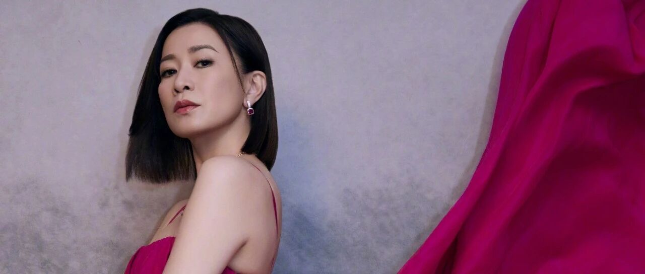 50岁佘诗曼私生活曝光：未婚独居没娃，一顿晚饭1288